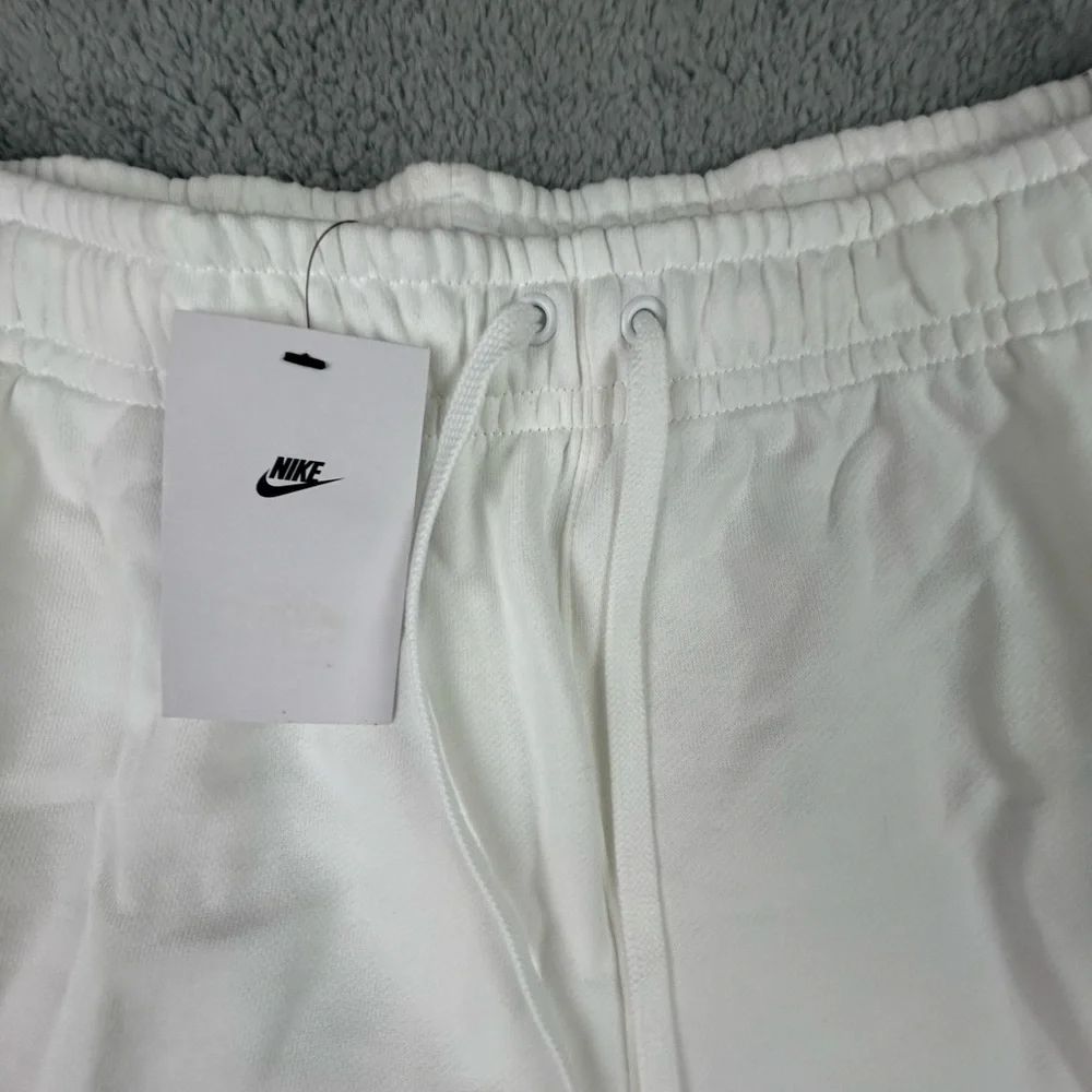 NWT Nike Men's Club French Terry Flow White Sweat Shorts Size XXL DX0731-100